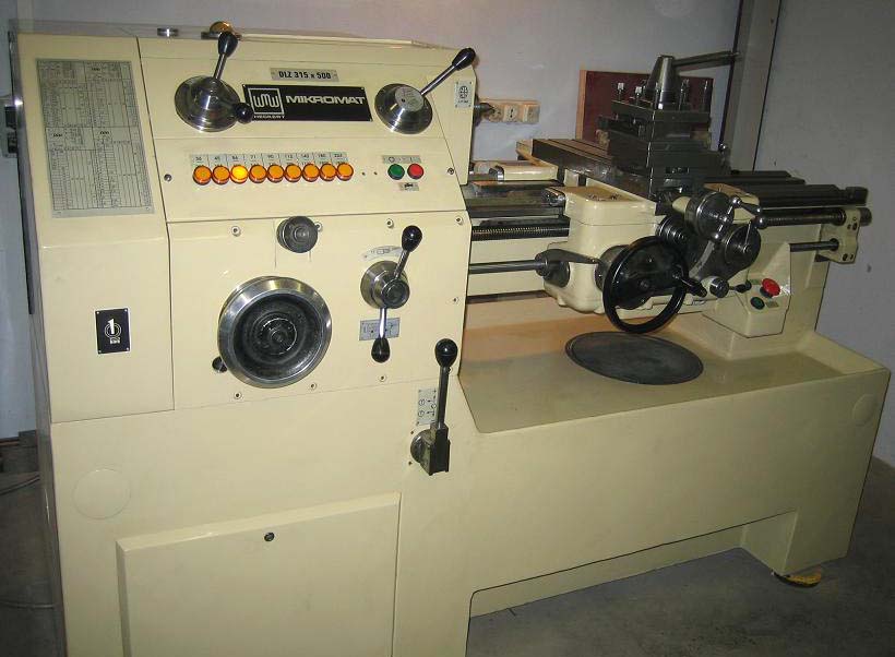 Фото токарно-гвинторізного верстата DLZ 315 /3eG Фото токарно-гвинторізного верстата DLZ 315 /3eG